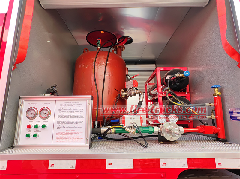 SINOTRUK SITRAK C7H 460hp engine dry powder fire rescue truck