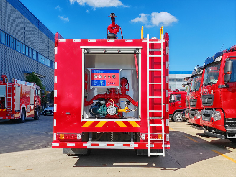 HOWO firefighting truck rear pump room and control panel