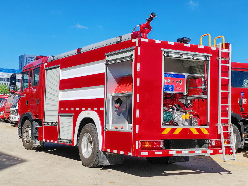 HOWO 7tons foam pumper fire fighting truck