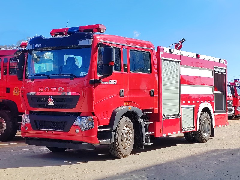 HOWO 7tons foam pumper fire fighting truck