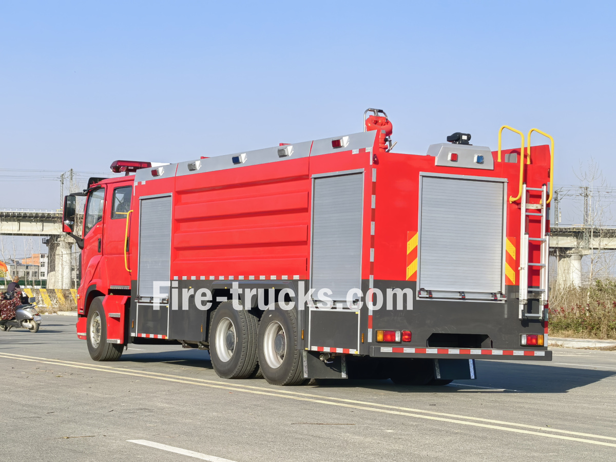 Chile Isuzu double cabin fire truck