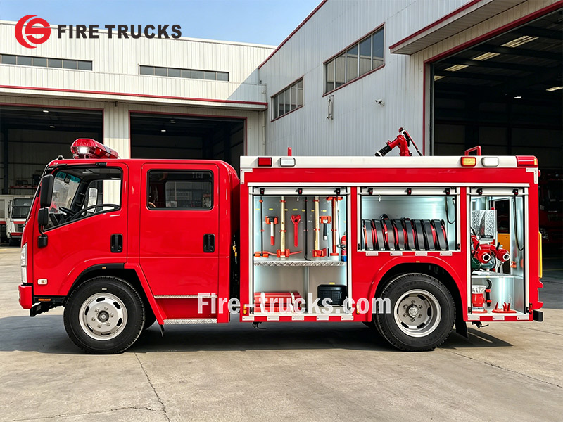 ISUZU NPR 4x2 Chemical Plant Foam Fire Fighting Truck