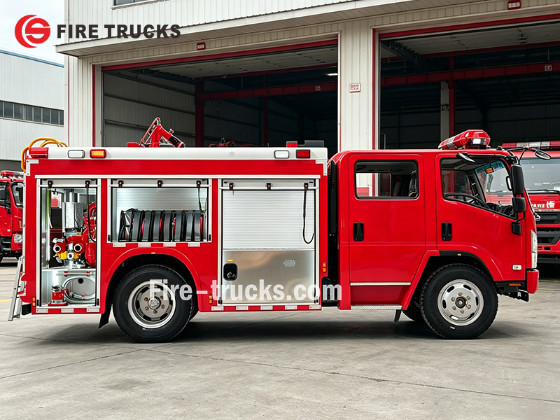 ISUZU NPR 189HP 40L/s Foam Fire Pumper Truck